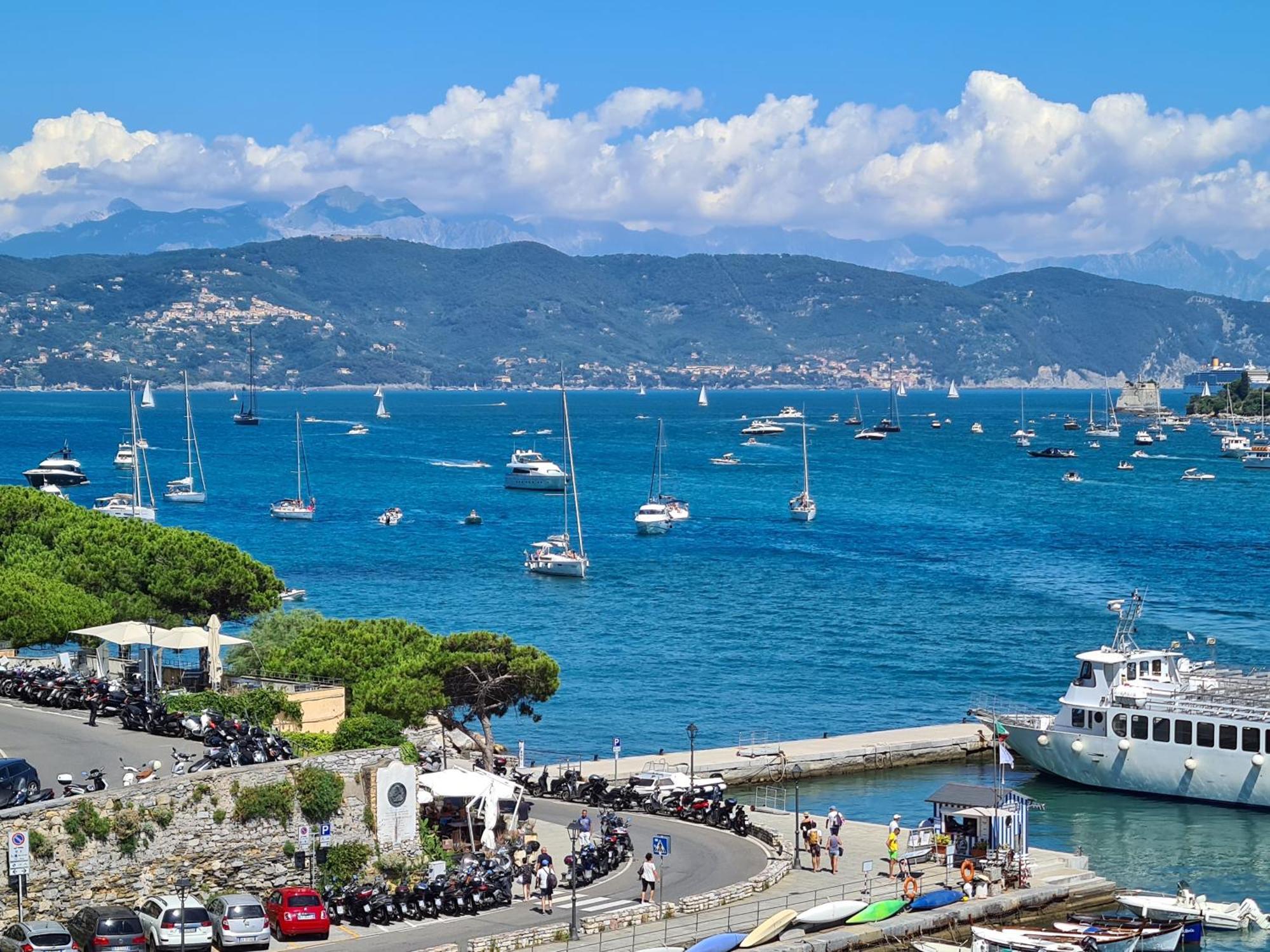 Vicolo Apartment, Pedestrian Centre, 2Bdr, 2,5 Bth, Aircondo, Private Parking, Easy To Train And Ferries, City Life La Spezia Exteriér fotografie